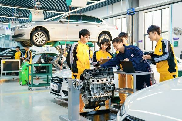 Học bổng ngành sửa chữa ô tô tại Trung Quốc